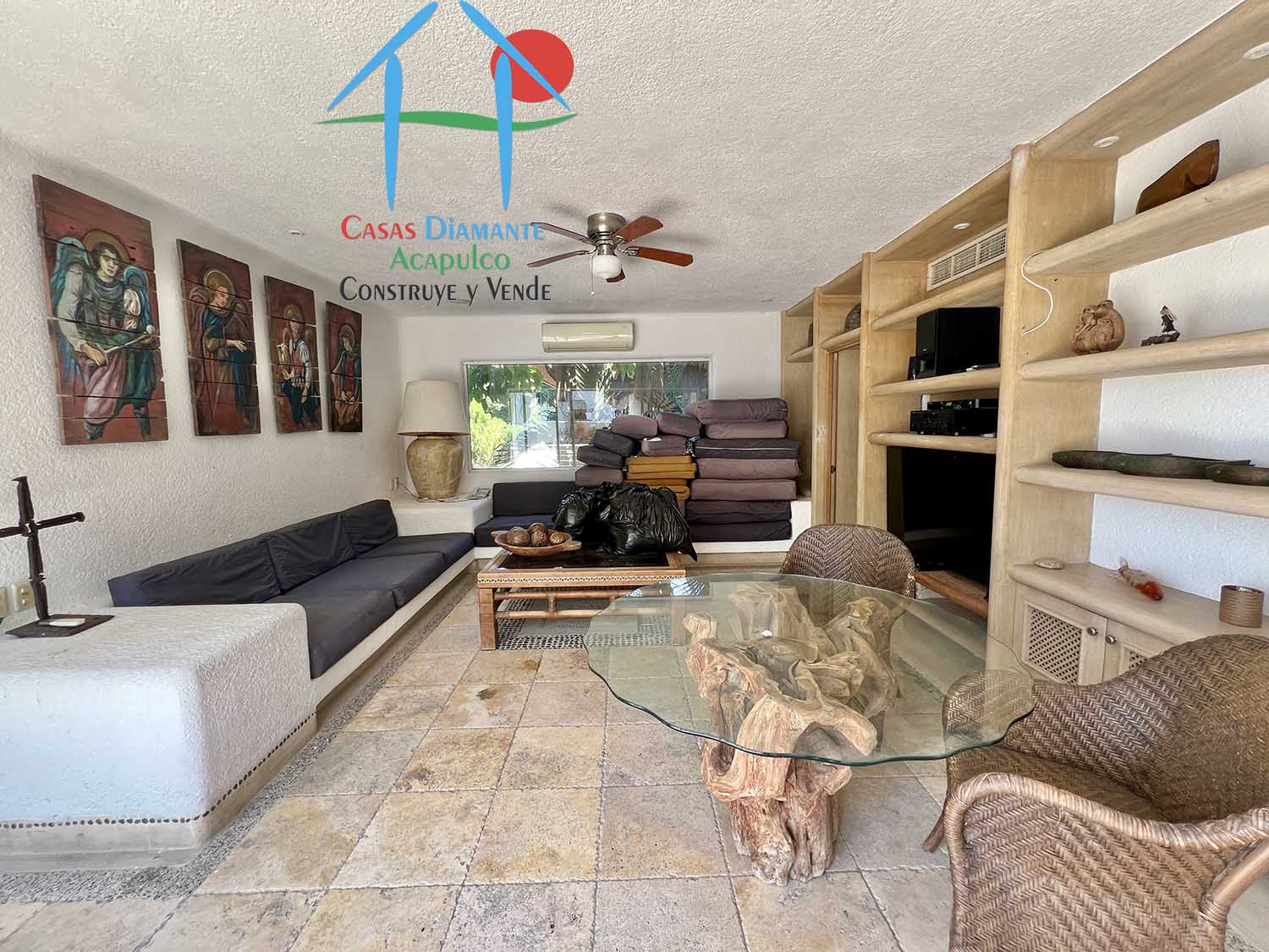 Casa La Strega - Sala de televisión 1